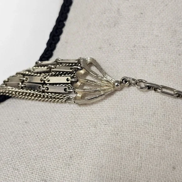Vintage KRAMER GOLD TONE MULTI STRAND 19"-22" NECKLACE Chain Bib Layer Statement - Picture 4 of 6